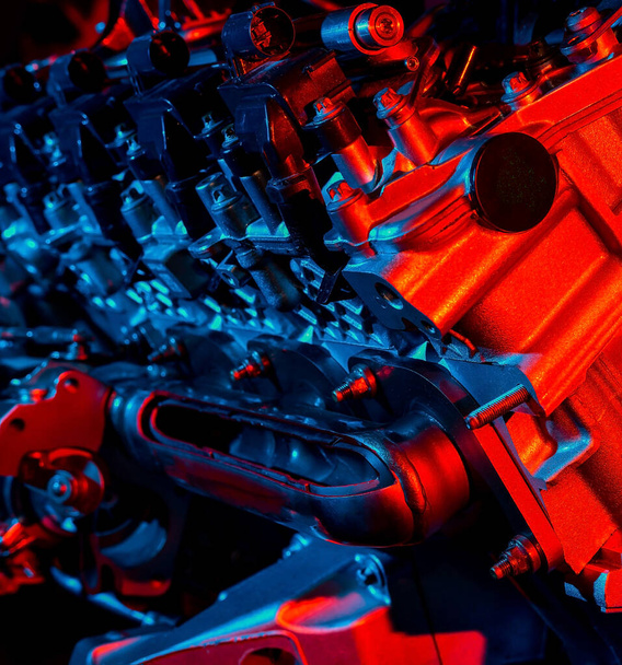 Car engine cutaway close up - 写真・画像