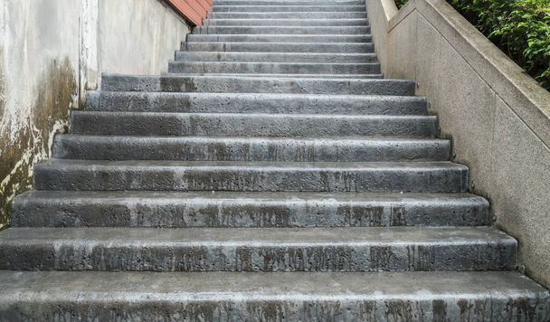 Natte betonnen trap eenvoudige achtergrond - Foto, afbeelding