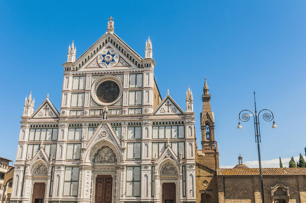 Basílica de la Santa Cruz en Florencia, Italia
 - Foto, imagen
