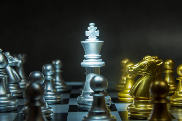 Šachová soutěž obchodní koncept, obchodní soutěž koncept Boj a konfrontace problémy. - Fotografie, Obrázek