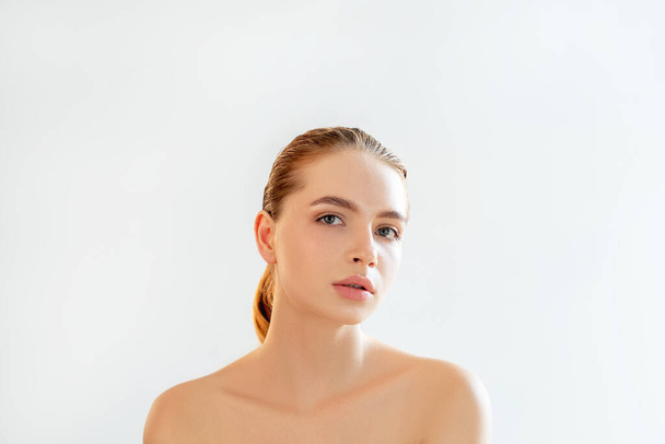 tratamiento de la piel cirugía plástica mujer maquillaje desnudo - Foto, Imagen