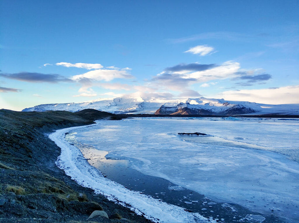 Increíble paisaje natural glaciar más grande de la isla en Islandia en invierno. - Foto, Imagen