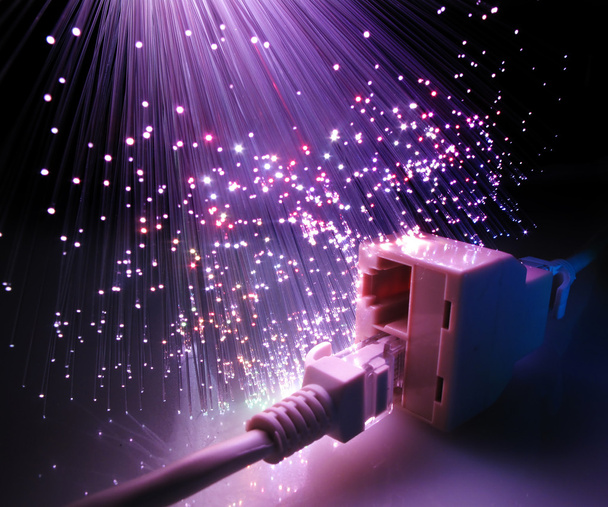 Cable de red con fibra óptica
 - Foto, imagen