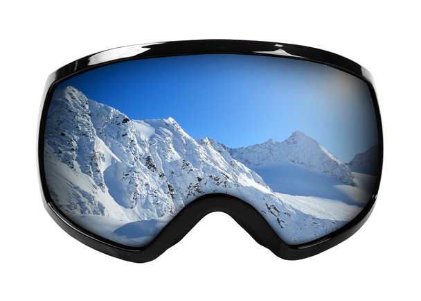 Skibrille mit Reflexion der Berge isoliert auf weiß - Foto, Bild