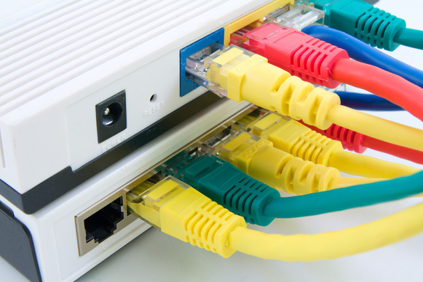 Switch router y cables
 - Foto, imagen