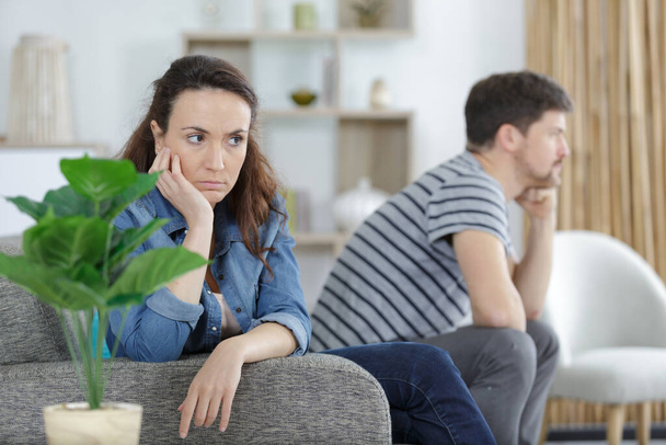 photo of resentful couple at home - Foto, afbeelding