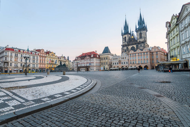 Pago, repubblica ceca. 3 novembre 2018: bella piazza del centro storico di Praga al mattino - Foto, immagini