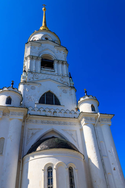 Campanario de la Catedral de la Dormición (Catedral de la Asunción) en Vladimir, Rusia. Anillo de oro de Rusia - Foto, imagen