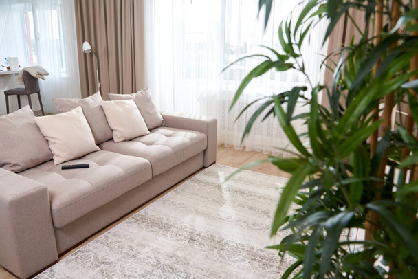 Interior moderno vazio da sala de estar com sofá - Foto, Imagem
