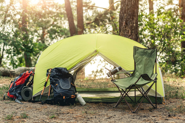 Camping with tent in sunny wood - Foto, Imagem