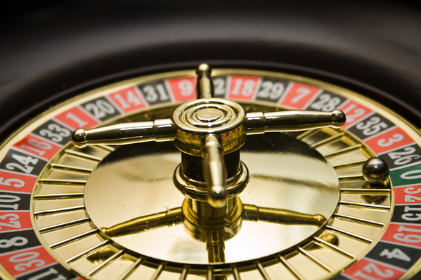 Gouden wiel van roulette - Foto, afbeelding