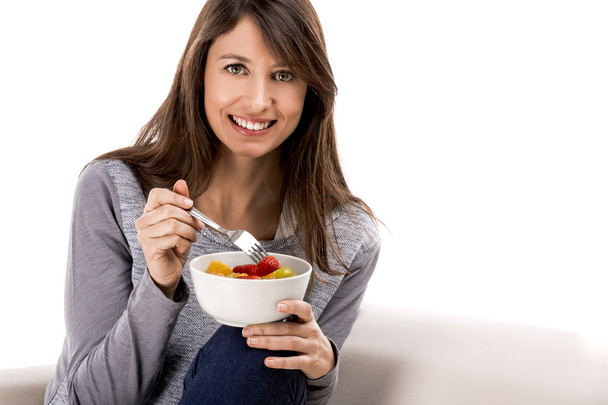 Woman with fruit salad - Zdjęcie, obraz