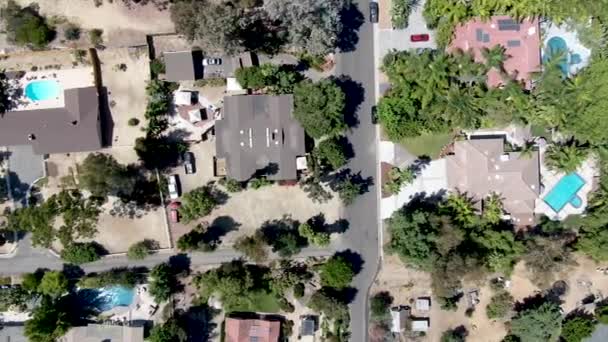 Güney Kaliforniya 'da geniş ölçekli zengin konutların havadan görünüşü - Video, Çekim