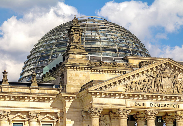 Здание Рейхстага в Берлине: парламент Германии - Фото, изображение