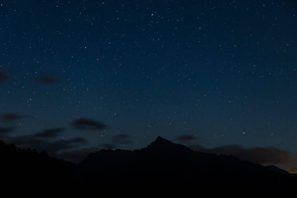 céu noturno com Krivan, Hight Tatras, Eslováquia - Foto, Imagem