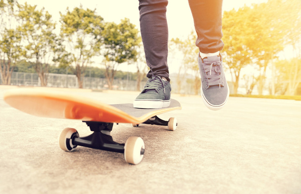 Legs on a skateboard - Foto, Imagem