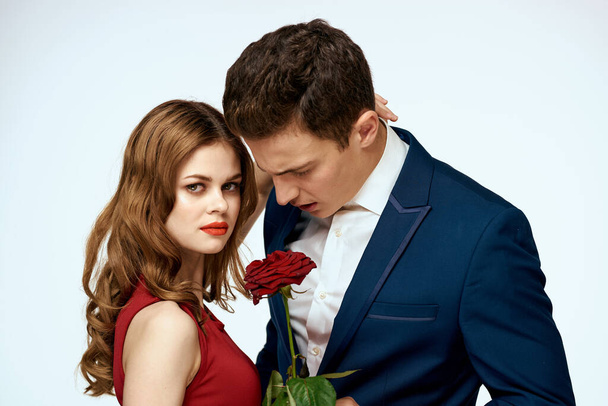 Güzel çift ilişkisi romantizm güller lüks aşk aydınlık arka plan - Fotoğraf, Görsel