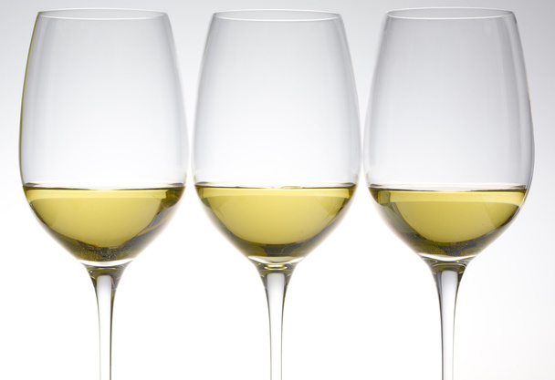 Белое вино - Фото, изображение