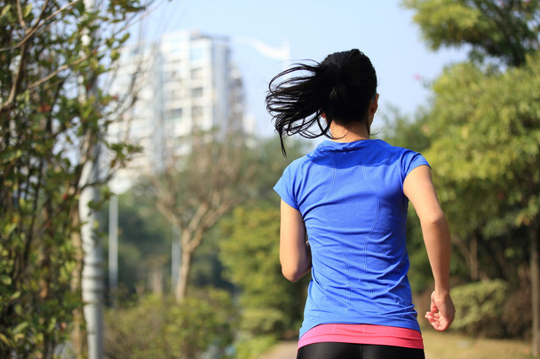 nő fut - Fotó, kép