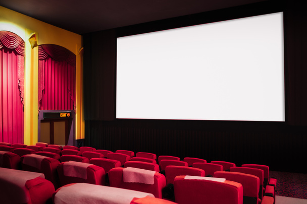 Teatro / cine con pantalla blanca, nadie - Foto, Imagen
