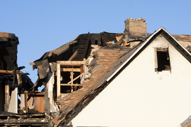 Casa danneggiata da un incendio
 - Foto, immagini