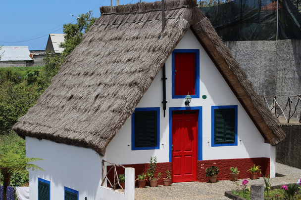 Casa de campo tradicional na Madeira
 - Foto, Imagem