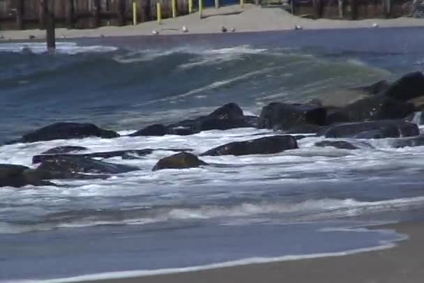 Waves running on coast - Footage, Video