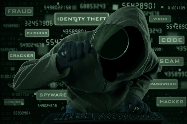 Cyber criminal looking for information - Foto, Bild