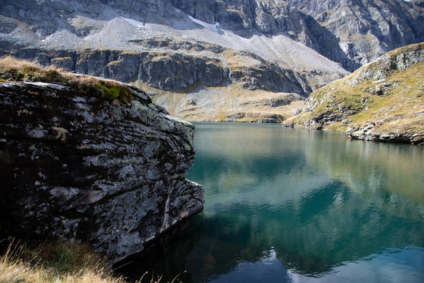 Nádherná barva vody z horského jezera "Plattachsee" - Fotografie, Obrázek