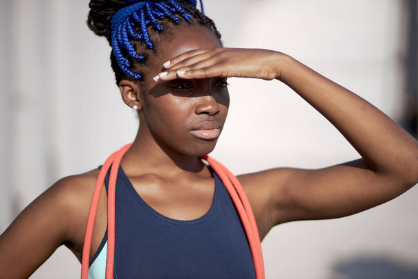 african sportive woman looking away outdoors - Valokuva, kuva