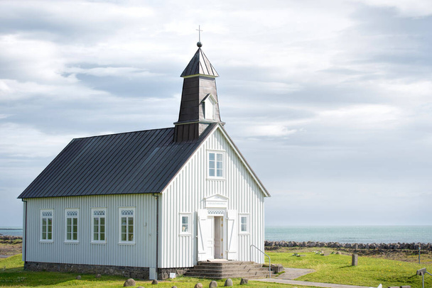 Kirche von Strandarkirkja in Island - Foto, Bild