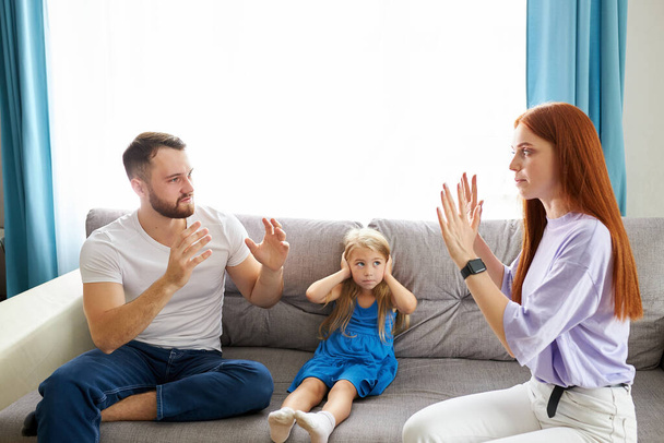 divorced caucasian parents arguing about child custody - Foto, Imagen