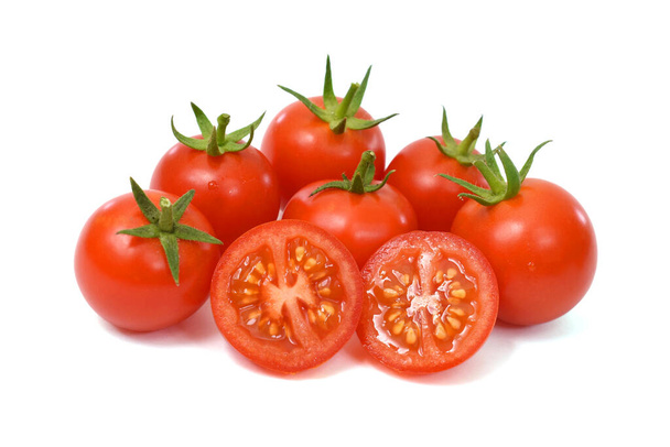 Tomates cerises fraîches fruits isolés sur fond blanc - Photo, image