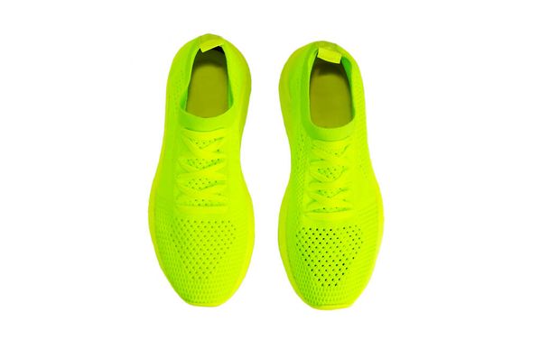 Bağcıklı spor yeşil spor ayakkabıları - Fotoğraf, Görsel