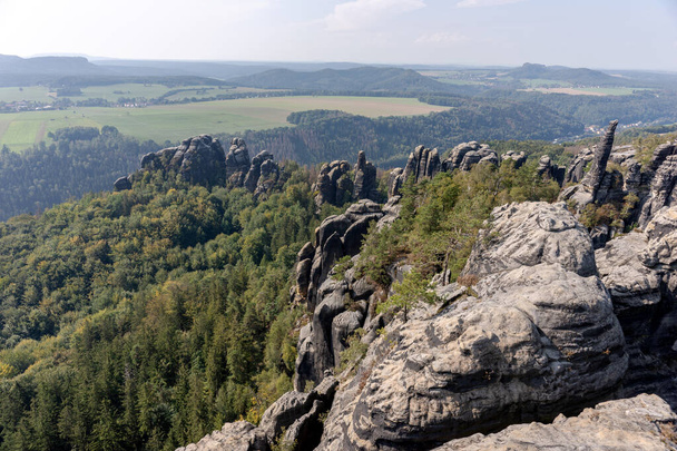 Вид з гірської породи Шраммштайн на сіксонівському комутаторі. Саксонія. Німеччина - Фото, зображення