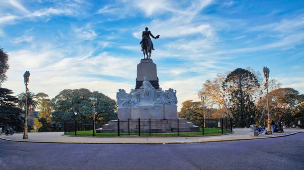 Buenos Aires, Argentina-20 giugno 2017: Statua di Bartolome Mitre a La Recoleta, Buenos Aires - Foto, immagini