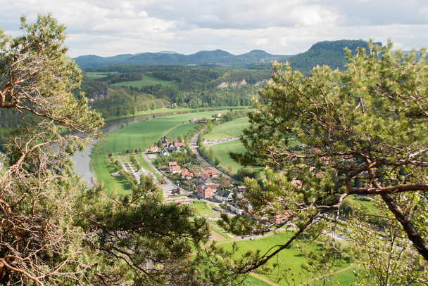 Долина деревни вид сверху - Фото, изображение