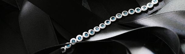 Pulsera de diamantes de lujo, joyería y marca de moda - Foto, imagen