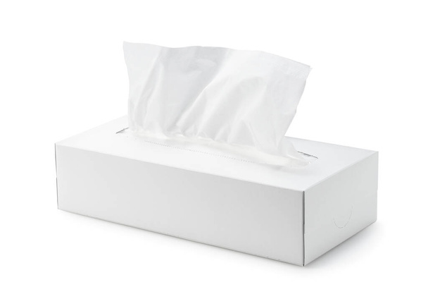 Een effen witte tissue box op een witte achtergrond - Foto, afbeelding