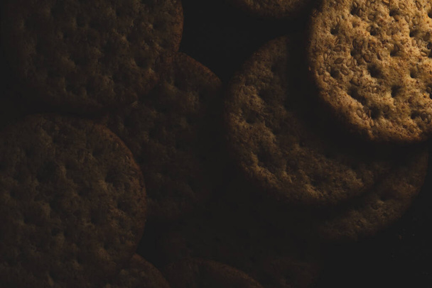 macro close-up van zoute sesamkoekjes, selectieve focus - Foto, afbeelding