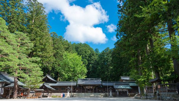 Gifu, Japonya - 3 Ağustos 2017 - Hida Ichinomiya Minashi Tapınağı. Takayama, Gifu, Japonya 'da ünlü bir tarihi mekan.. - Fotoğraf, Görsel