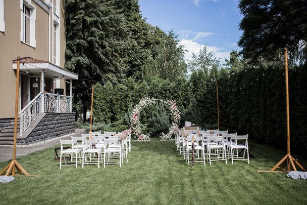 round arch for wedding ceremony of flowers - Fotografie, Obrázek