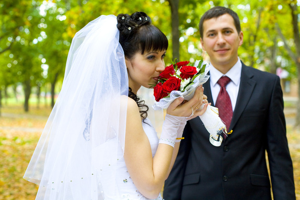 Портрет нареченої з весільним букетом
 - Фото, зображення