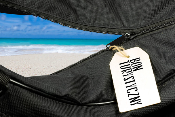 Egy táska, strand és üdülési utalvány Lengyelországban - Fotó, kép
