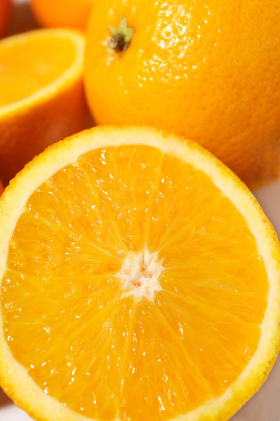 Vista ravvicinata delle arance mature - Foto, immagini