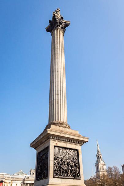 The historical Nelson's Column  in London, England - Фото, изображение