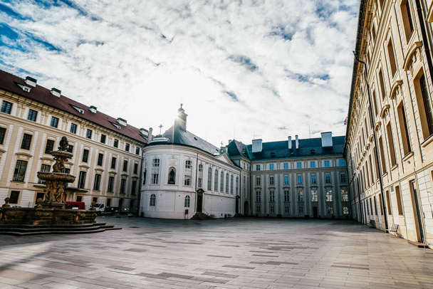 vár Szent Vitus katedrális. Prágára néz. Részlet a Prágai Óvárosban. Cseh Köztársaság . - Fotó, kép