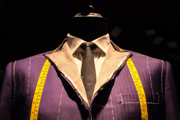 Anzug auf Schneiderpuppe (2) - Foto, Bild