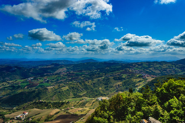 Scenic näkymä San Marino Mount Titan - Valokuva, kuva