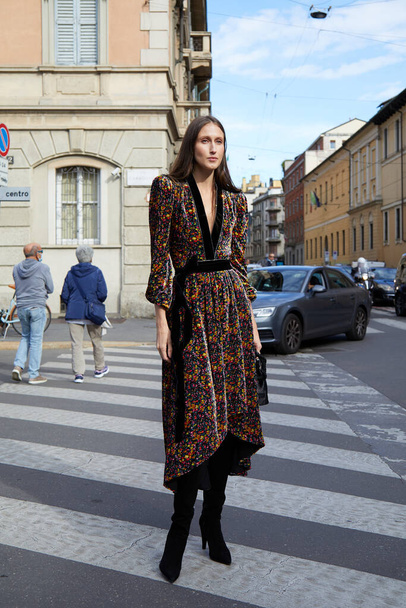 MILAN, ITALY - SEPTEMBER 26, 2020: Anna Cleveland before Philosophy fashion show, Milan Fashion Week street style - 写真・画像